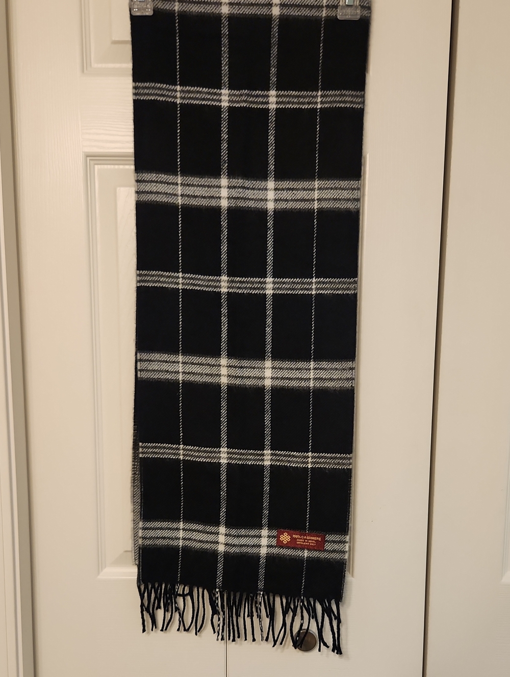 Reversible Black and White 100% Cashmere Plaid And Ombre Fringe Scarf